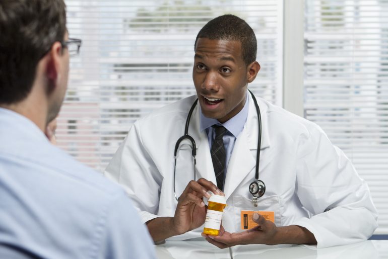 New study finds placebo effects can be “socially transmitted” from doctors to patients