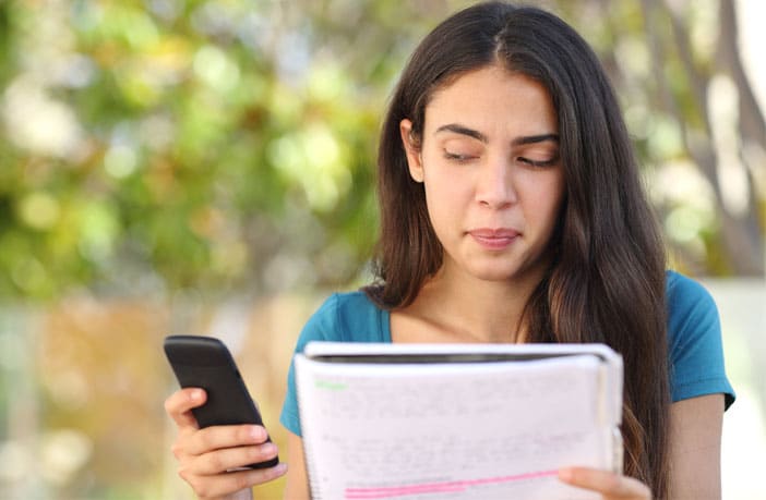 Just having your cell phone in your possession can impair your learning, study suggests