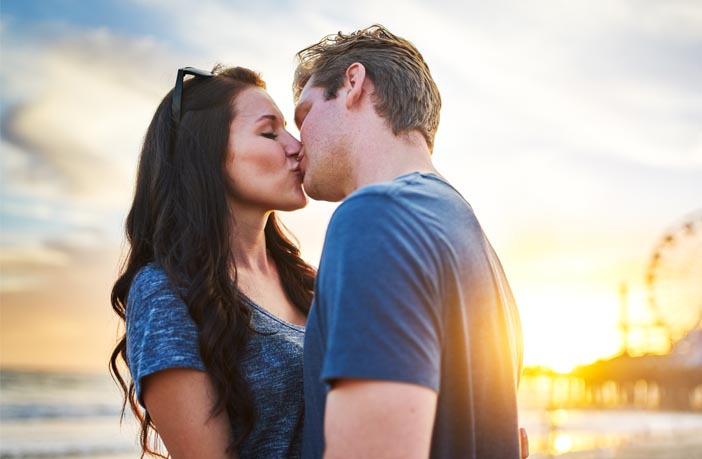 A substantial proportion of men prefer women who are attracted to other women