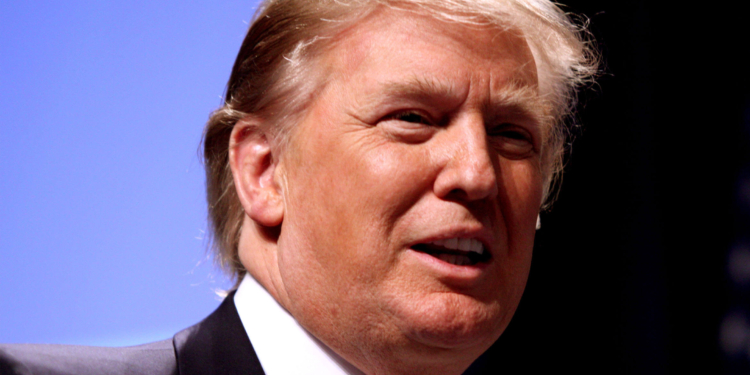 Donald Trump speaking at CPAC 2011 in Washington, D.C. (Photo credit: Gage Skidmore)