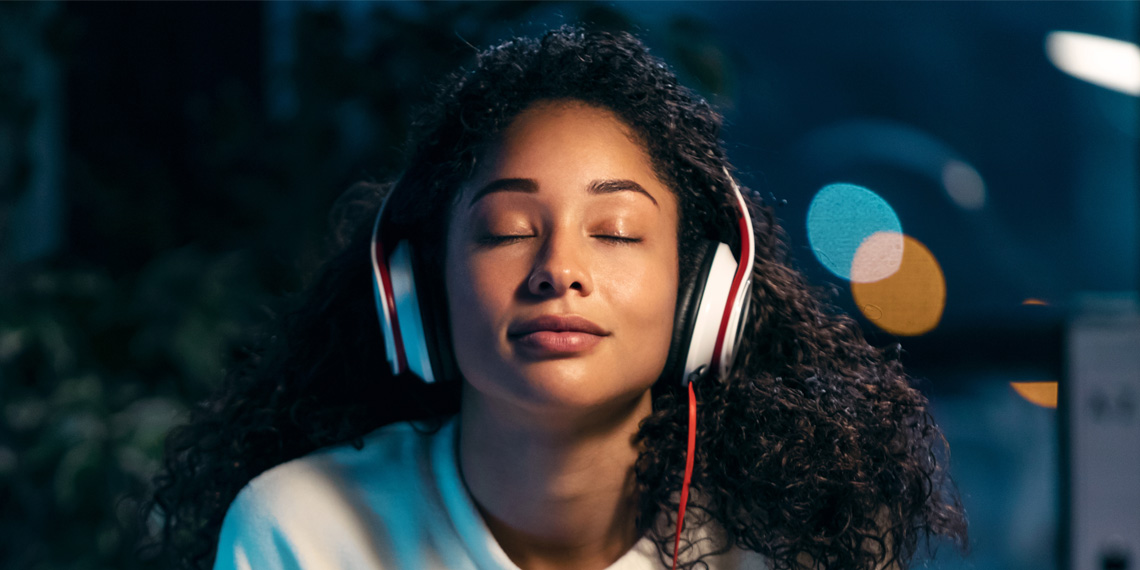 Listening to relaxing music can improve cognitive performance, study suggests