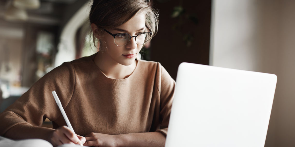 Attractive female students no longer earned higher grades when classes moved online during COVID-19