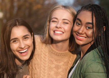 Teens who feel dominated by their friends experience lower self-esteem and more symptoms of anxiety and depression