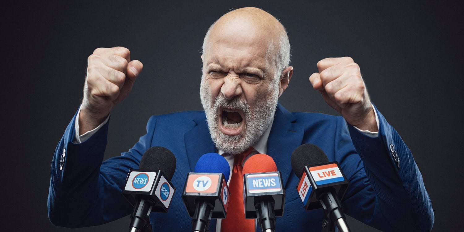 Linking personal identity to political issues predicts a preference for extreme candidates