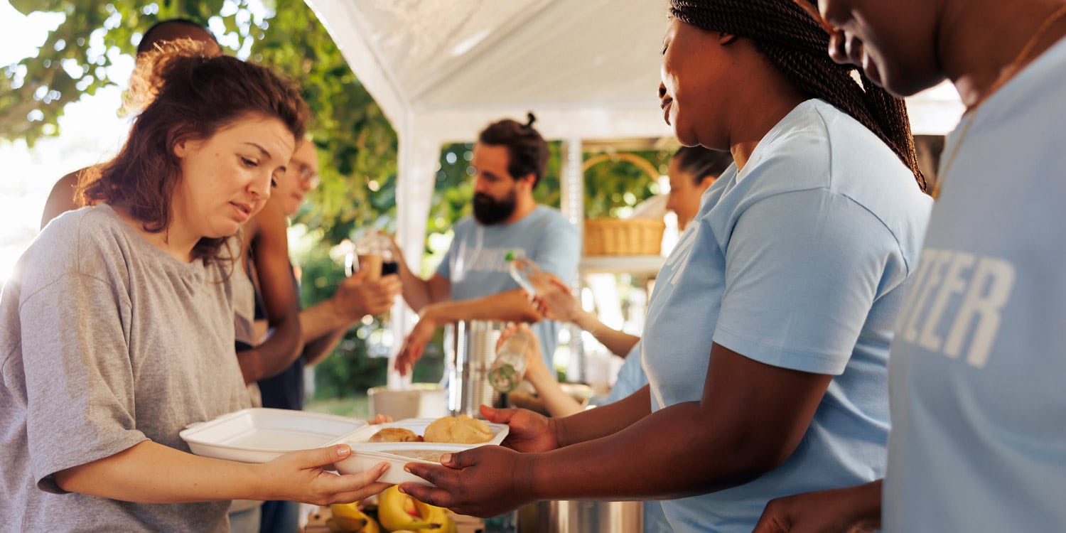 Study finds prosocial behavior predicts shifts in political views