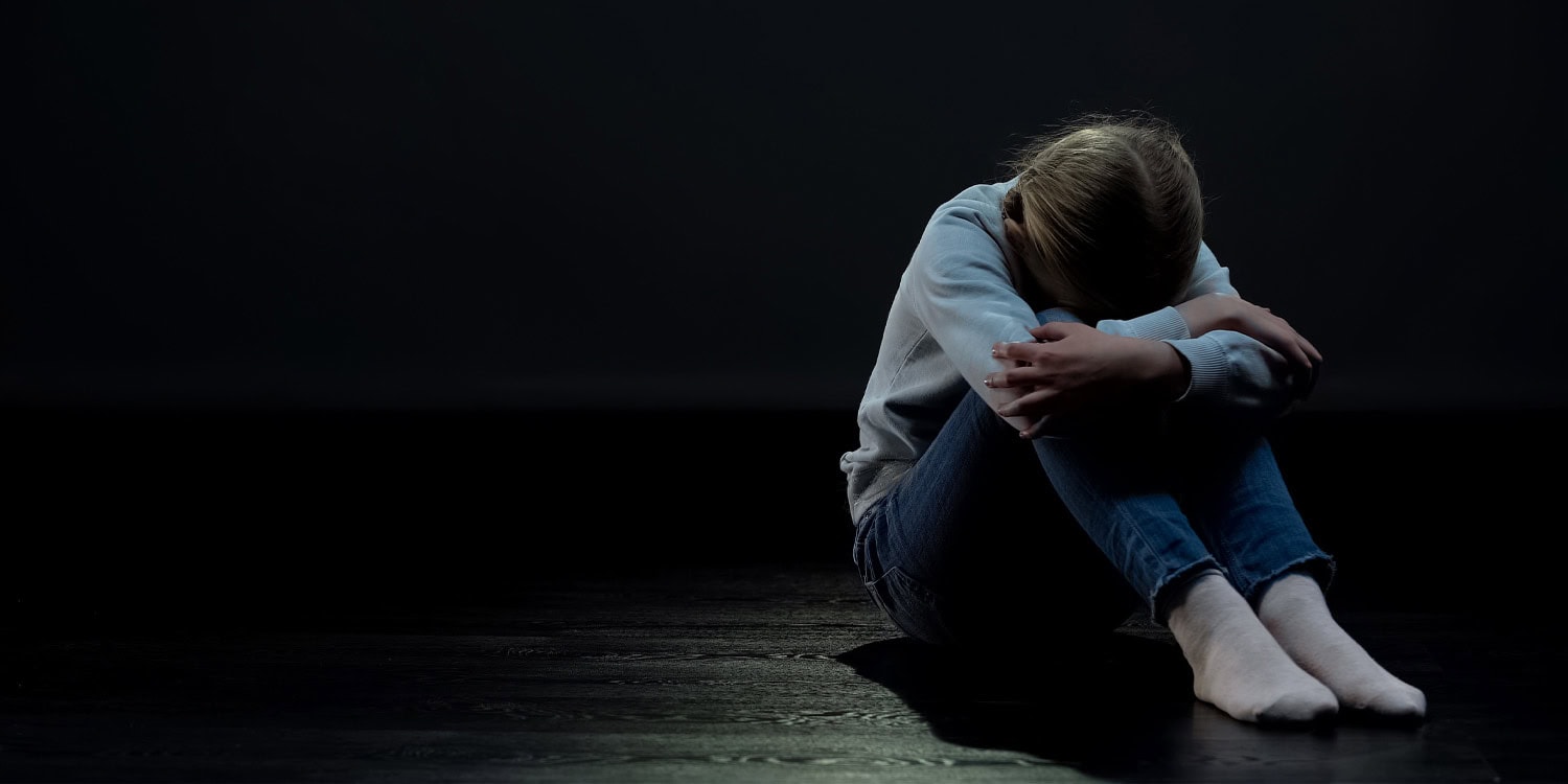 Traumy z detstva narúšajú schopnosť tínedžerov rozlišovať medzi hrozbou a bezpečím