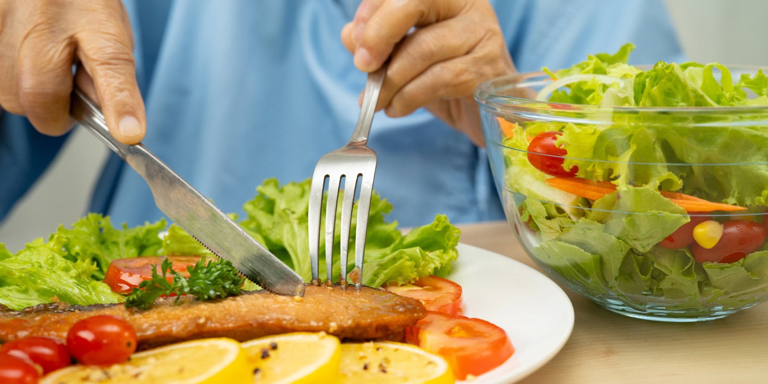 New study links leafy greens, berries, and fish to better cognitive health