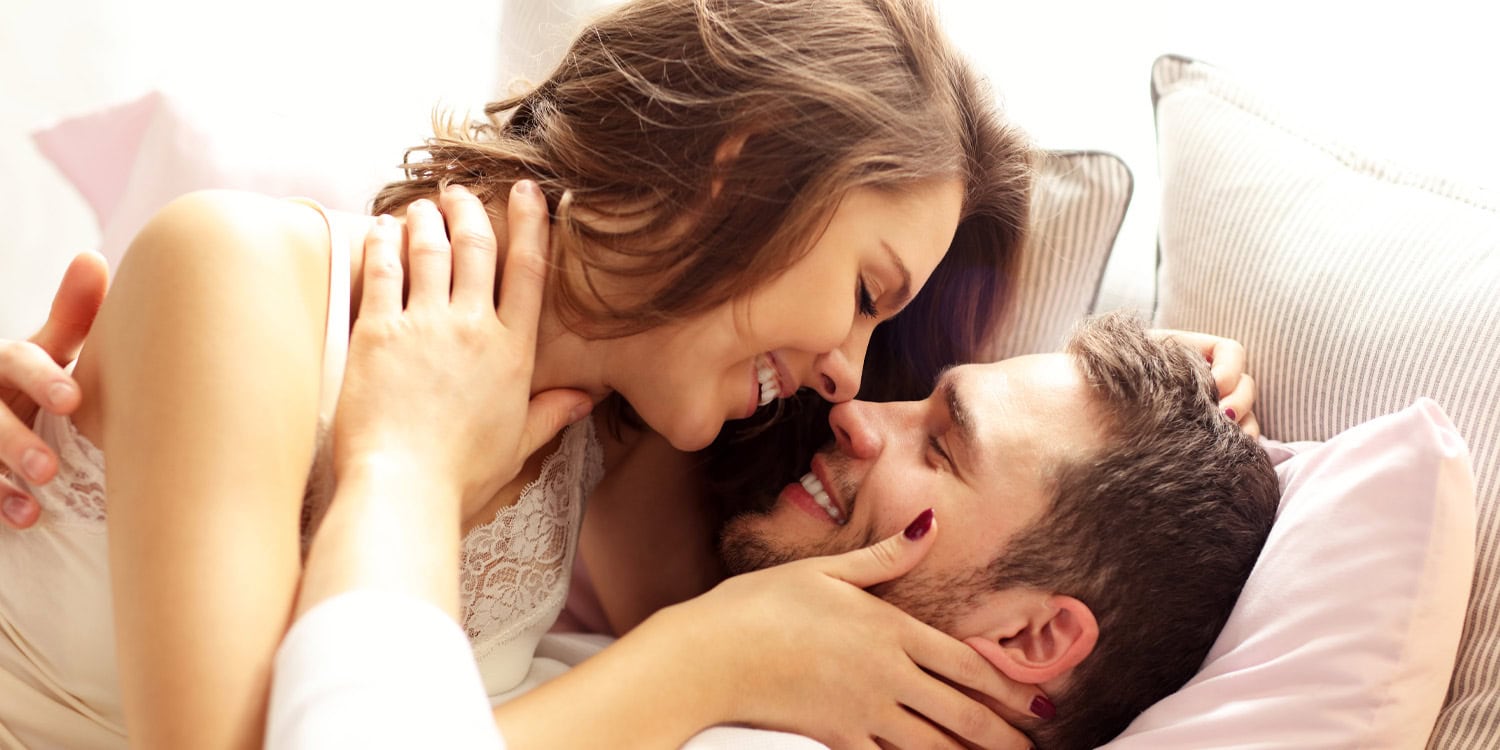 Seks bez zobowiązań nie psuje ci głowy. Badania mówią coś innego