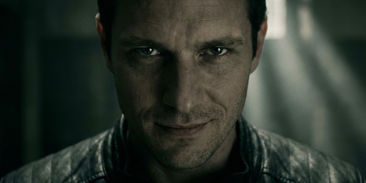 Psychopathy and sadism show opposite associations with reproductive success