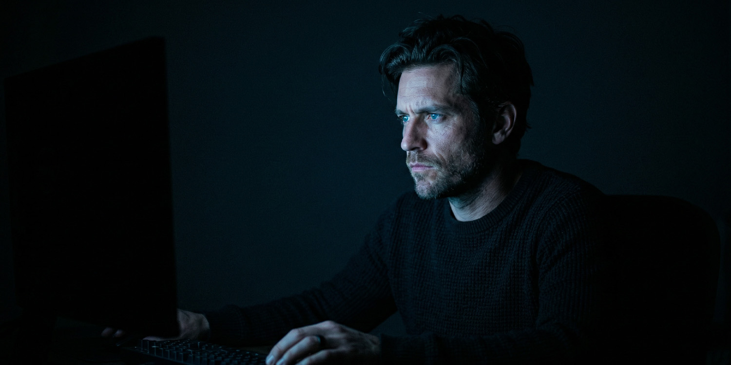 Individuals who exhibit dark personality traits spend more time consuming violent pornography. A recent study suggests this behavior creates a reinforcing cycle where aggressive media normalizes antisocial tendencies in viewers.