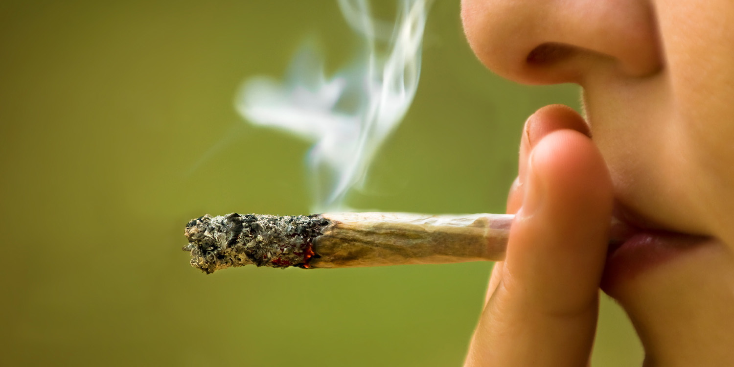 Smoked cannabis reduces immediate alcohol consumption in controlled laboratory trial