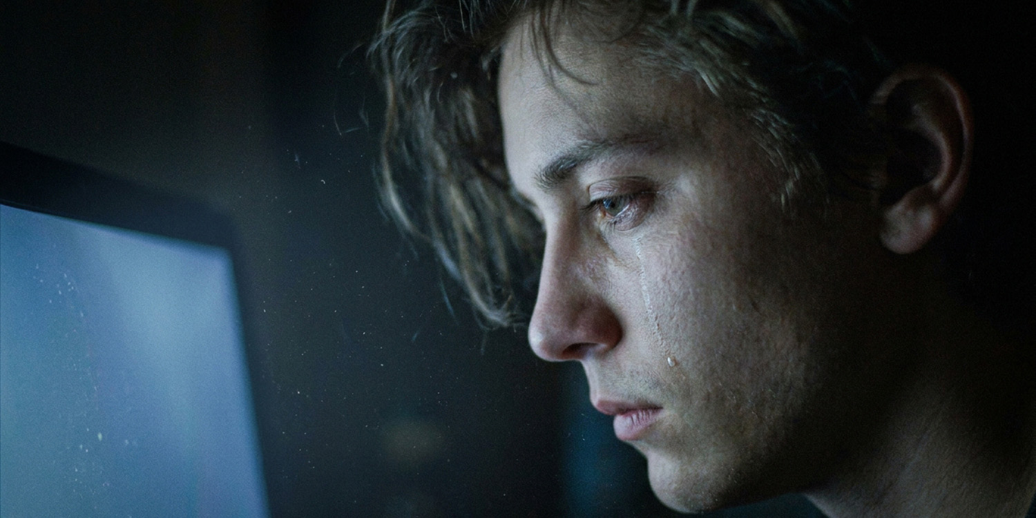 A recent study found that young adults experiencing mild psychotic-like symptoms also report higher rates of hypersexuality and problematic porn use. Experts suggest these sexual behavioral issues could act as early markers for severe mental health challenges.